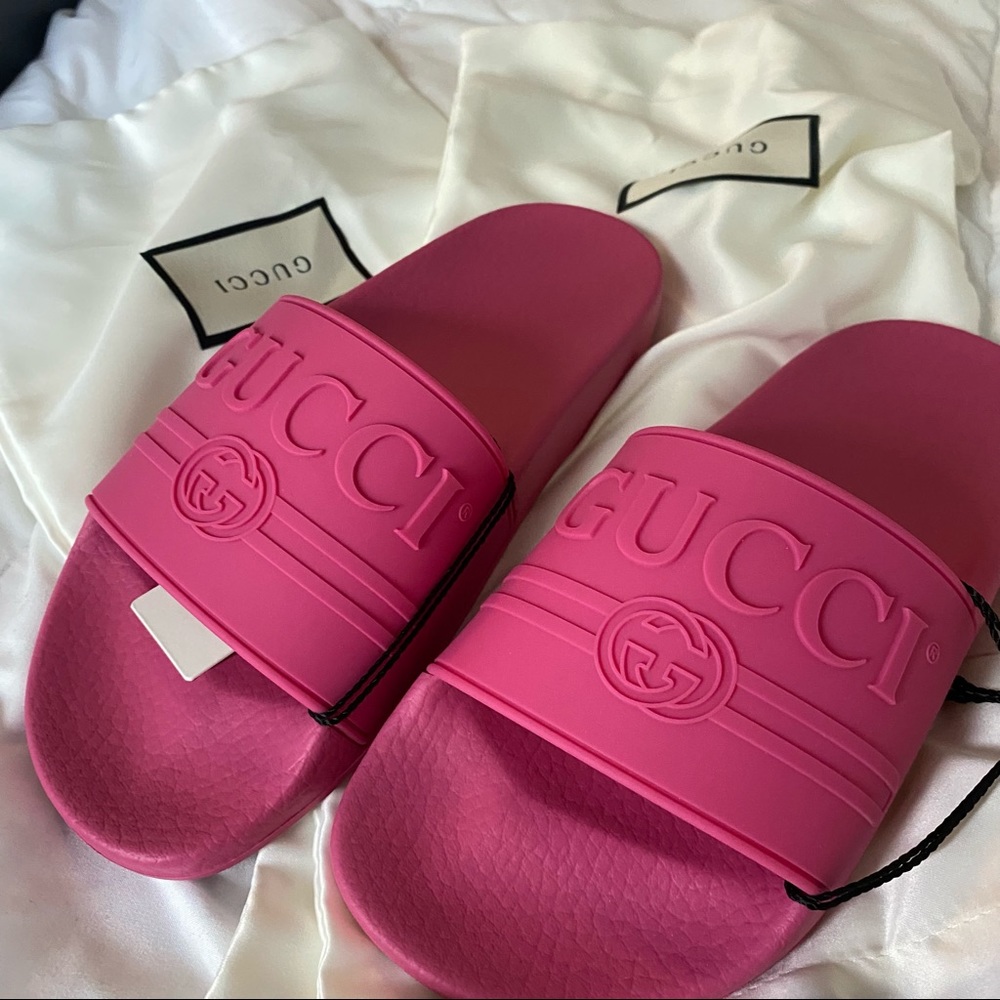 Gucci Pursuit “St Gucci Print” Slides size 37/7